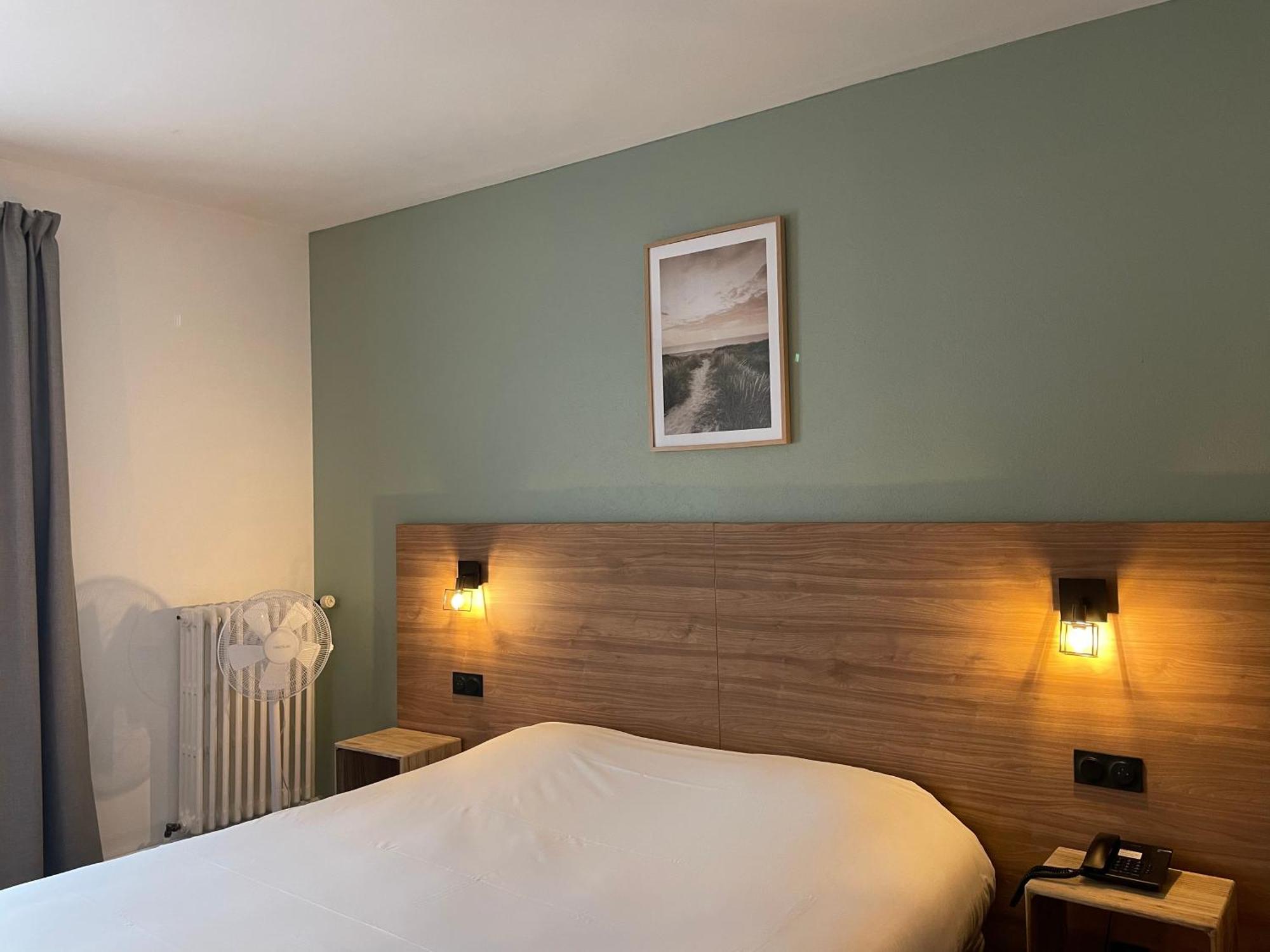 Hotel Le Progres Angers Esterno foto