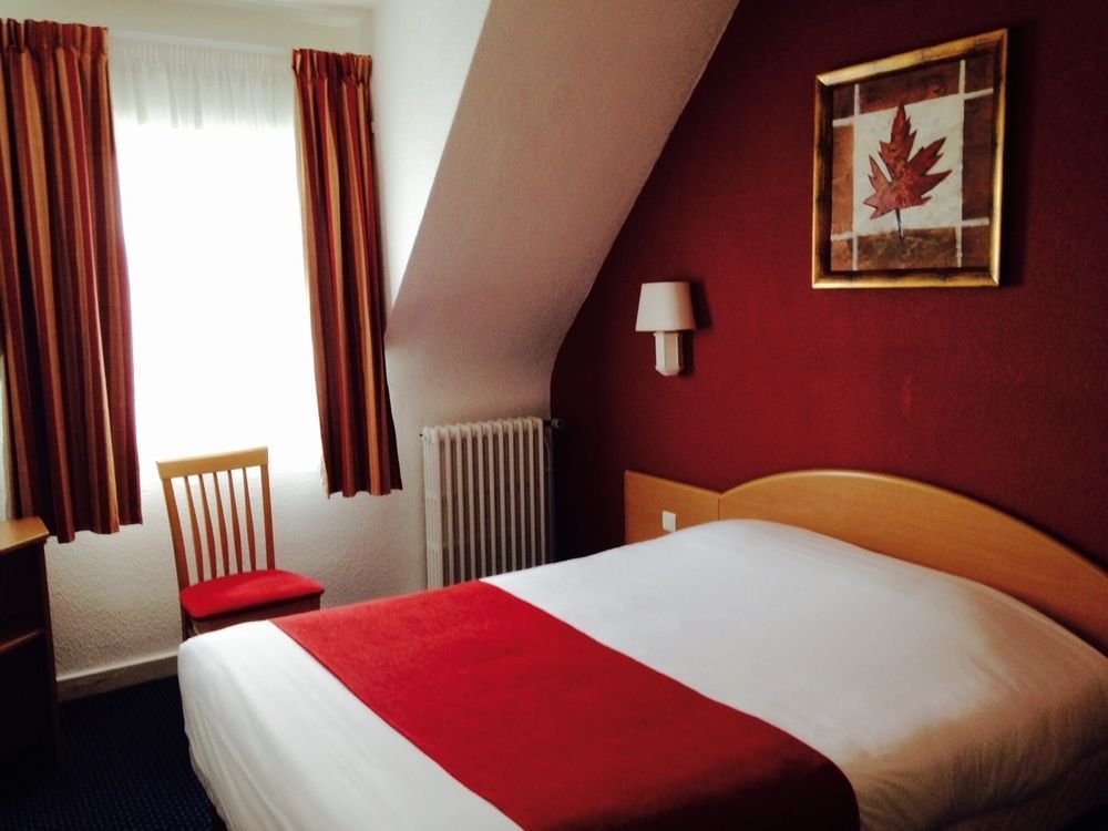 Hotel Le Progres Angers Esterno foto