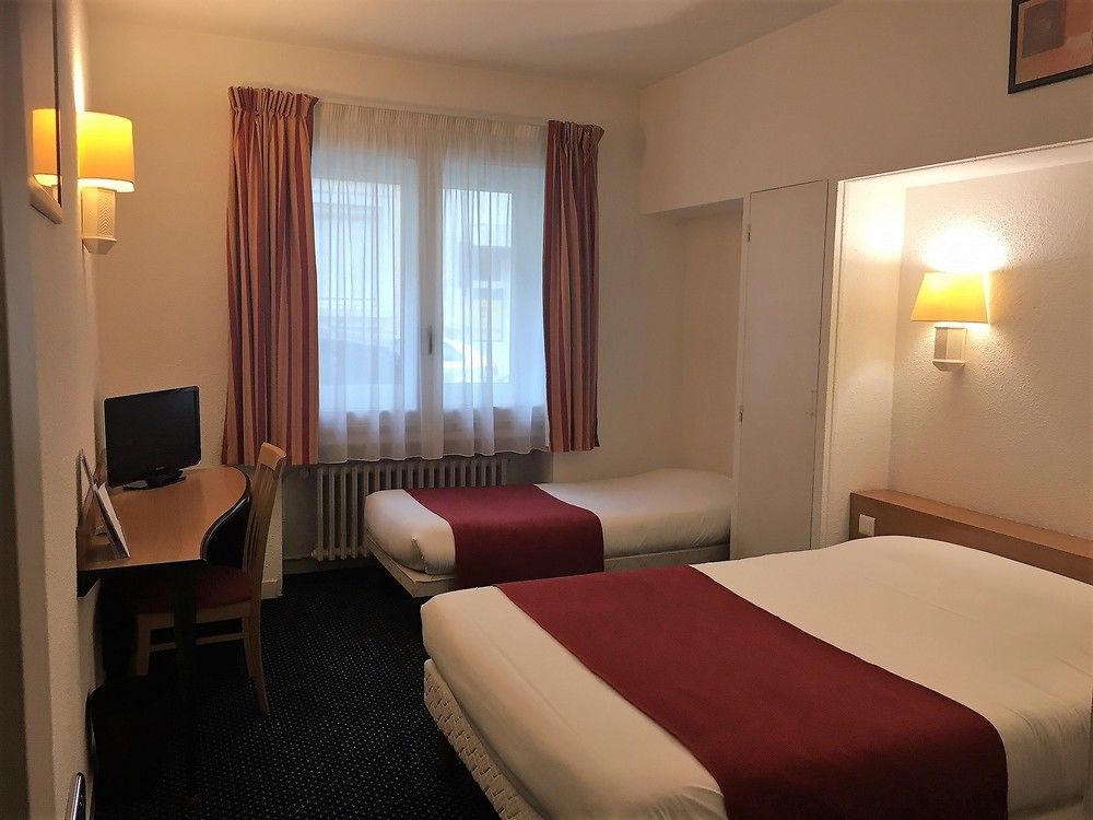 Hotel Le Progres Angers Esterno foto