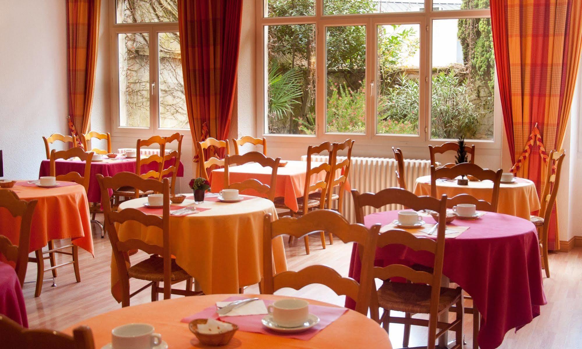Hotel Le Progres Angers Esterno foto